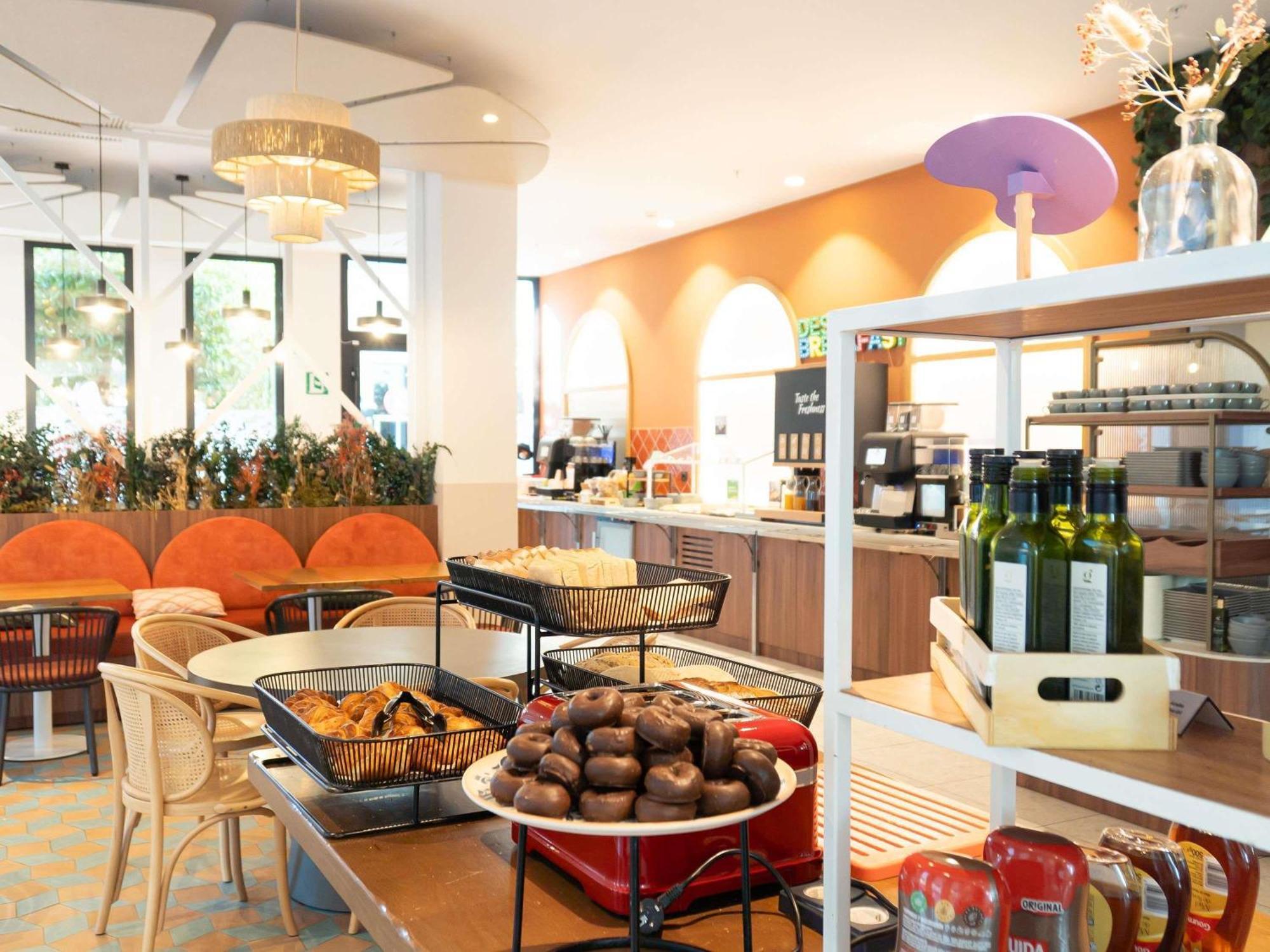 Ibis Styles Sevilla City Santa Justa Exterior photo